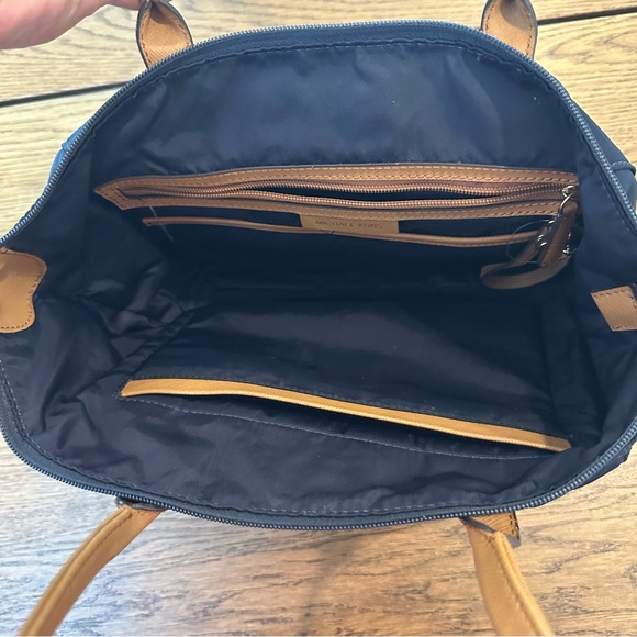 Michael Kors Kelsey Nylon Tote Bag Medium Navy Blue - Picture 6 of 11